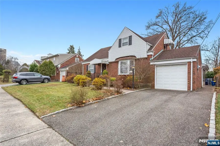 431 Blanchard Terrace, Hackensack, NJ 07601 - Image #2