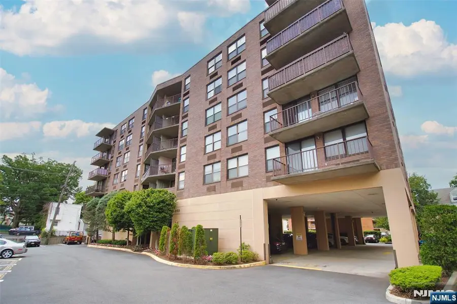 200 Division Street 3F, Cliffside Park, NJ 07010 - Image #2