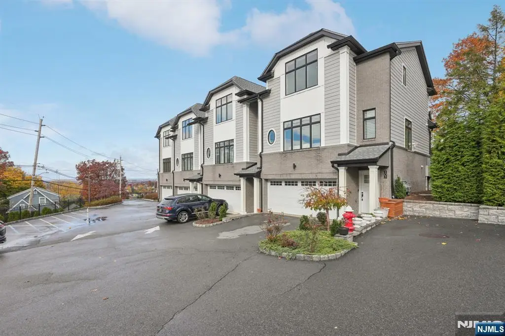 555 Edgewater Avenue 103 Reserve Ct., Ridgefield, NJ 07657 - Image #1