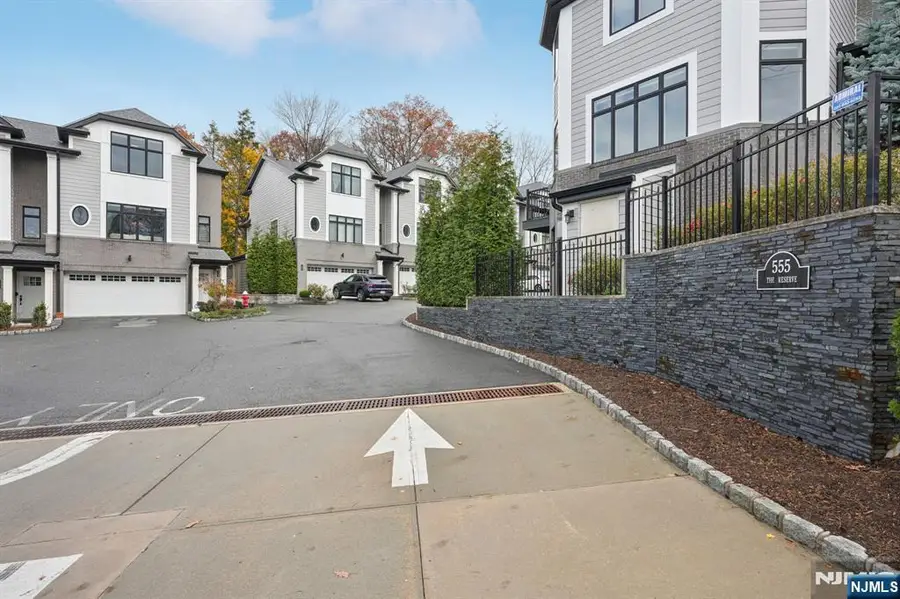 555 Edgewater Avenue 103 Reserve Ct., Ridgefield, NJ 07657 - Image #3