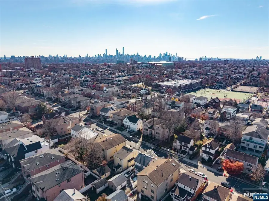 457 Washington Avenue, Cliffside Park, NJ 07010 - Image #2