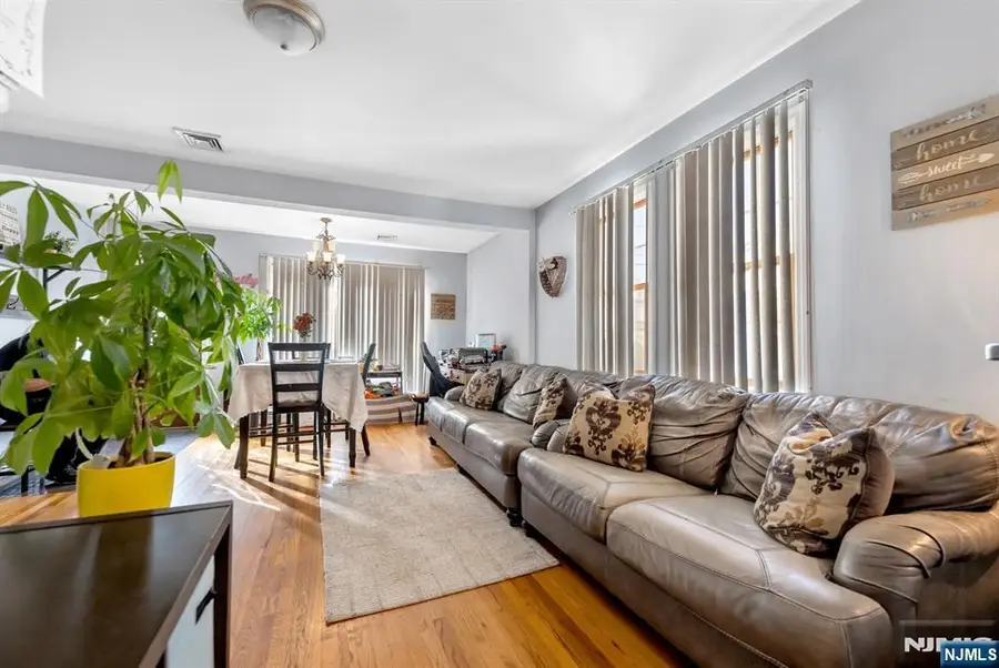 457 Washington Avenue, Cliffside Park, NJ 07010 - Image #3