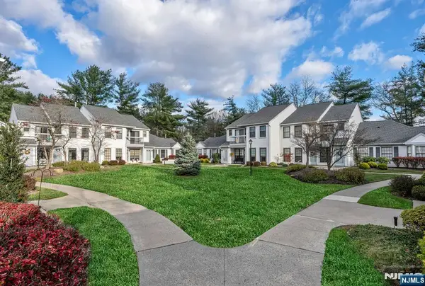 80 Konight Court, Mahwah, NJ 07430