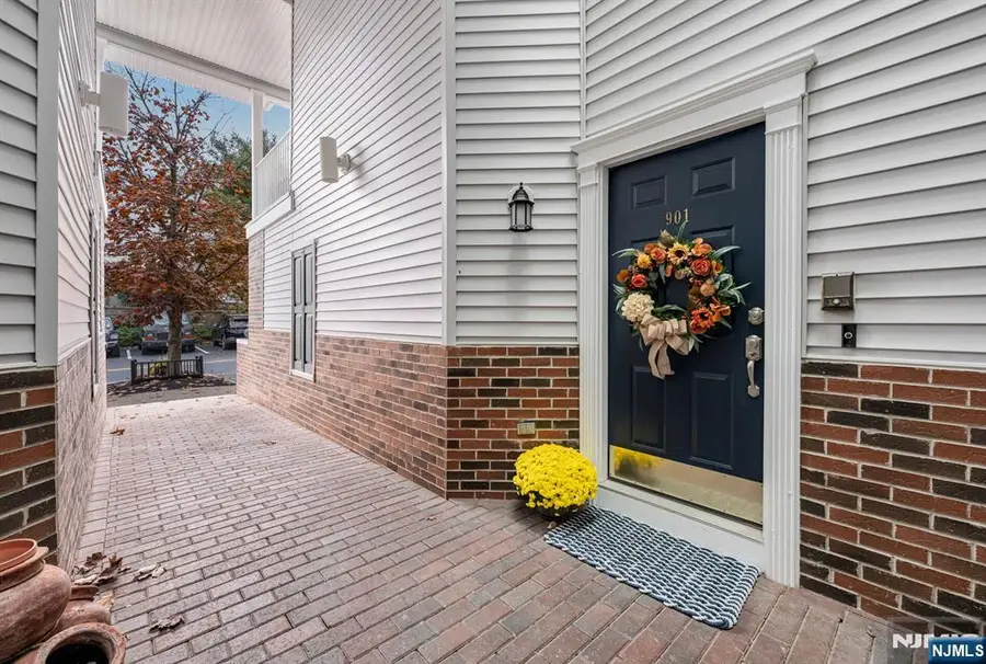 901 Hawley Court, Denville, NJ 07834 - Image #2