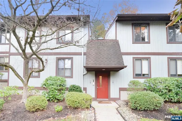 50 Rock Road B6, Hawthorne, NJ 07506