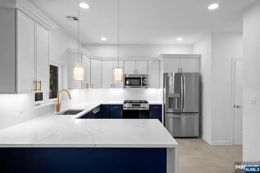 410 Morris Place, Roselle, NJ 07203 - Image #2