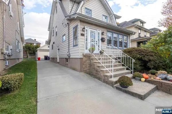 562 Oregon Avenue, Cliffside Park, NJ 07010
