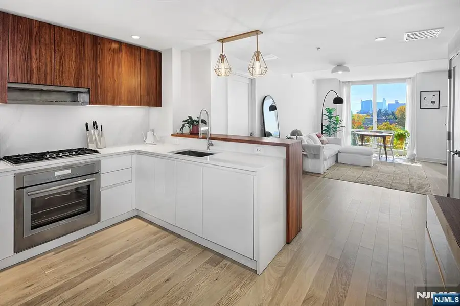 1000 Maxwell Lane 9A, Hoboken, NJ 07030 - Image #2