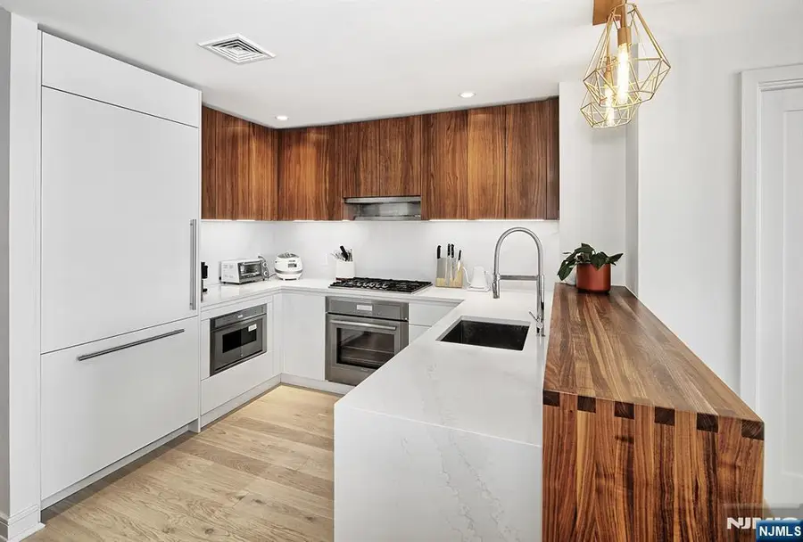 1000 Maxwell Lane 9A, Hoboken, NJ 07030 - Image #3