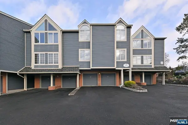 190 Surrey Court, Ramsey, NJ 07446