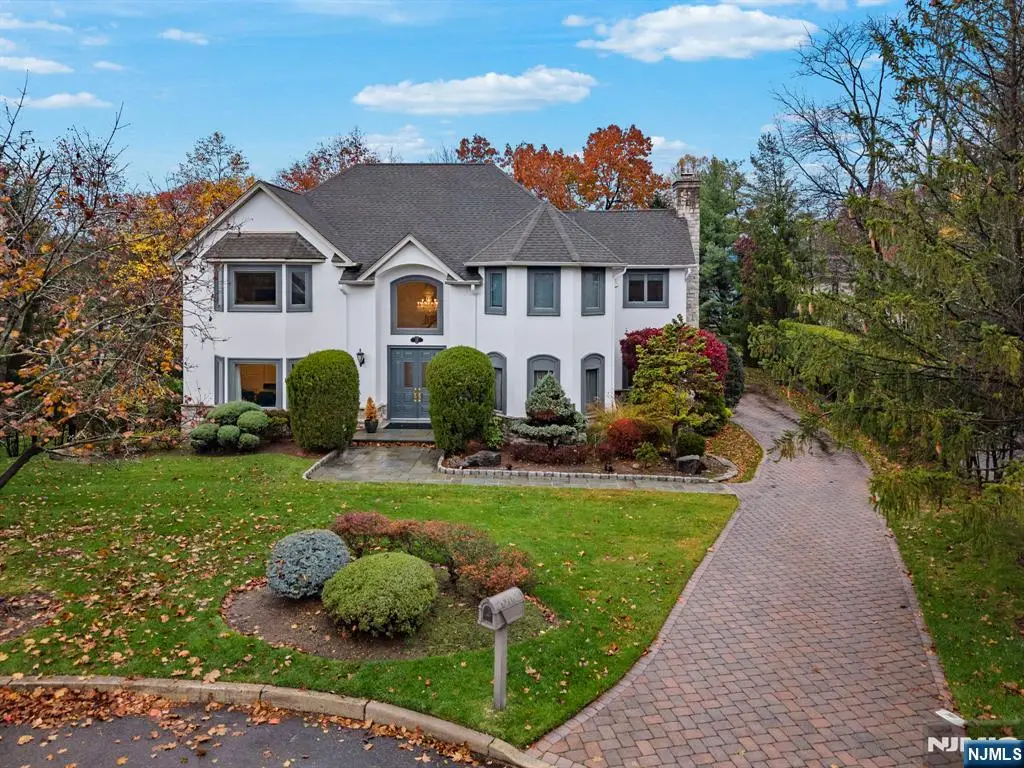 11 Blackledge Court, Closter, NJ 07624 - Image #1