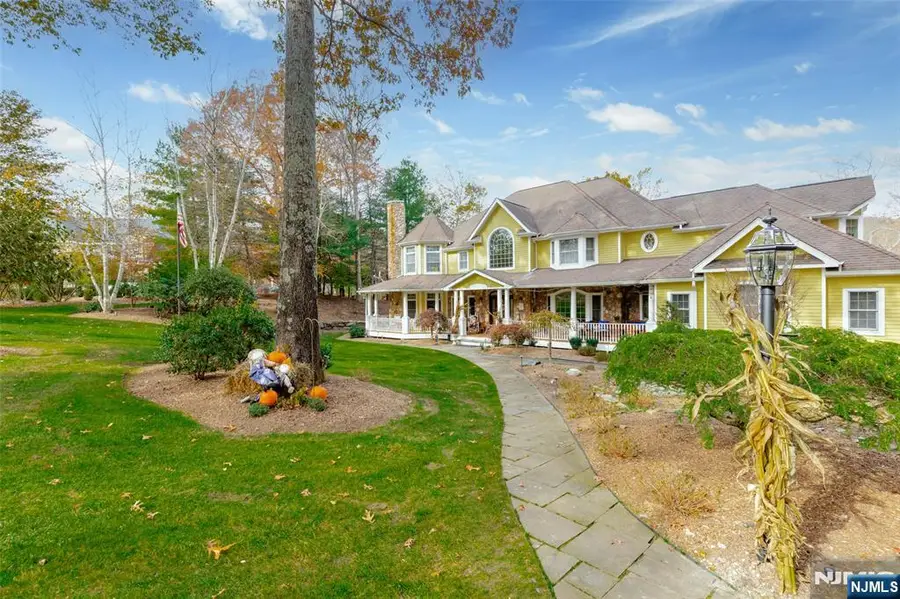8 Stony Point Road, Oakland, NJ 07436 - Image #2