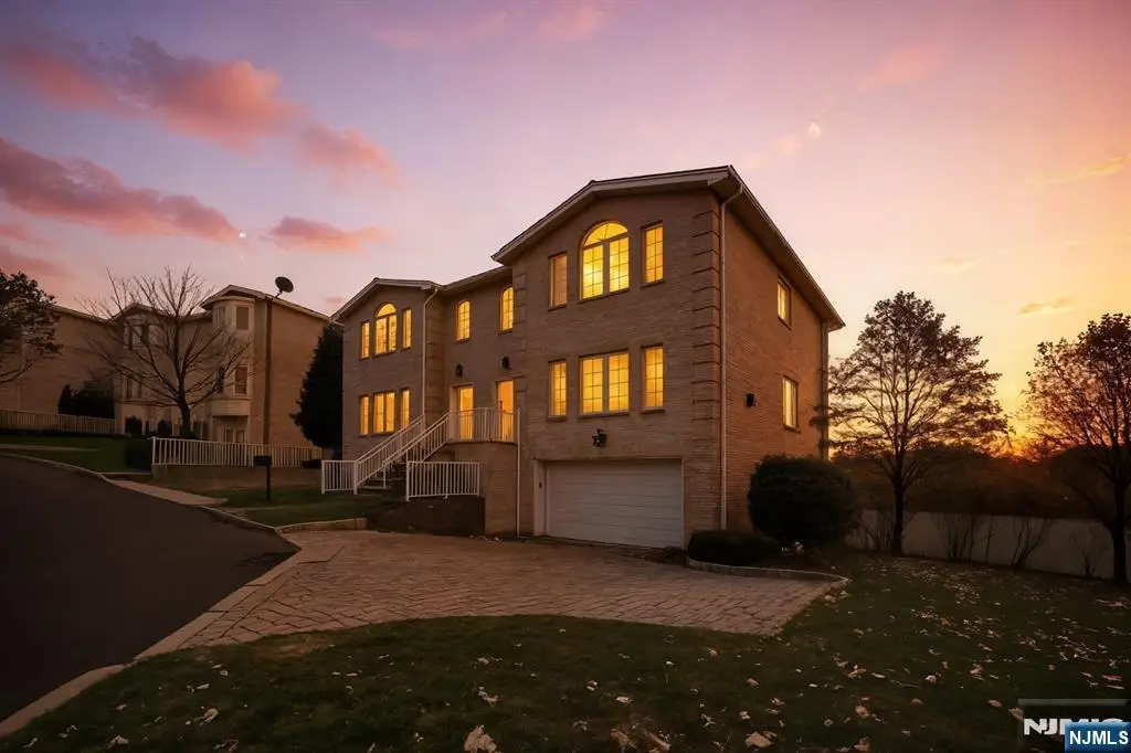 2 Kathleen Court C002, Ridgefield, NJ 07657 - Image #1