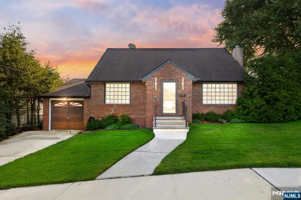 4 Gail Place, Secaucus, NJ 07094 - Image #1