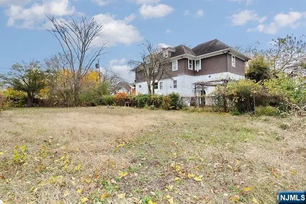 75 Cleveland Street, Hackensack, NJ 07601