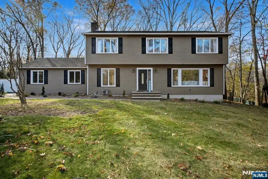 567 Echo Glen Avenue, River Vale, NJ 07675 - Image #2