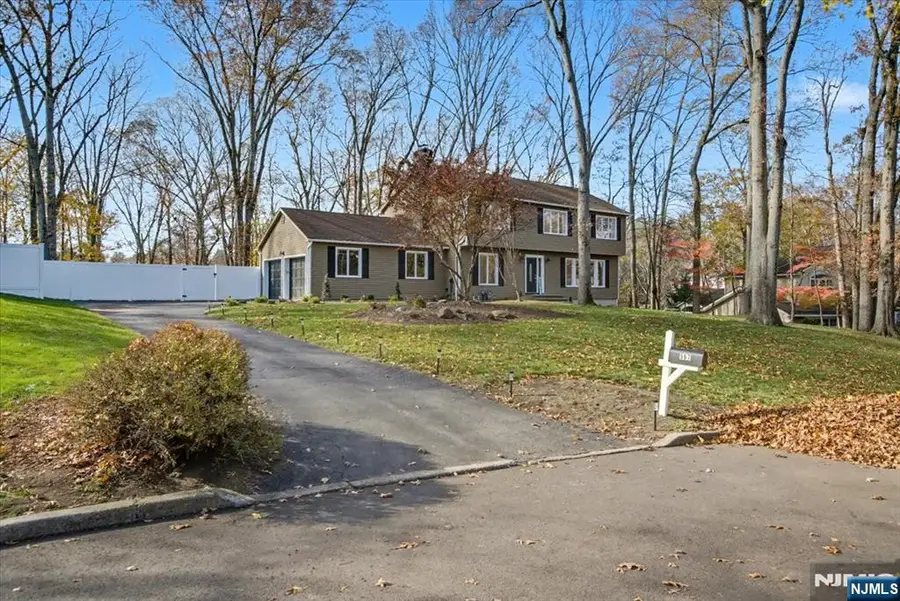 567 Echo Glen Avenue, River Vale, NJ 07675 - Image #3