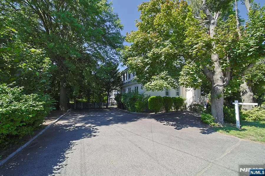 1585 Bergen Boulevard, Leonia, NJ 07605 - Image #3