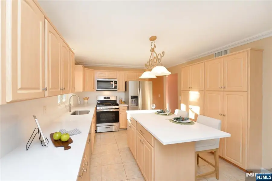 30 Peach Hill Court, Ramsey, NJ 07446 - Image #3