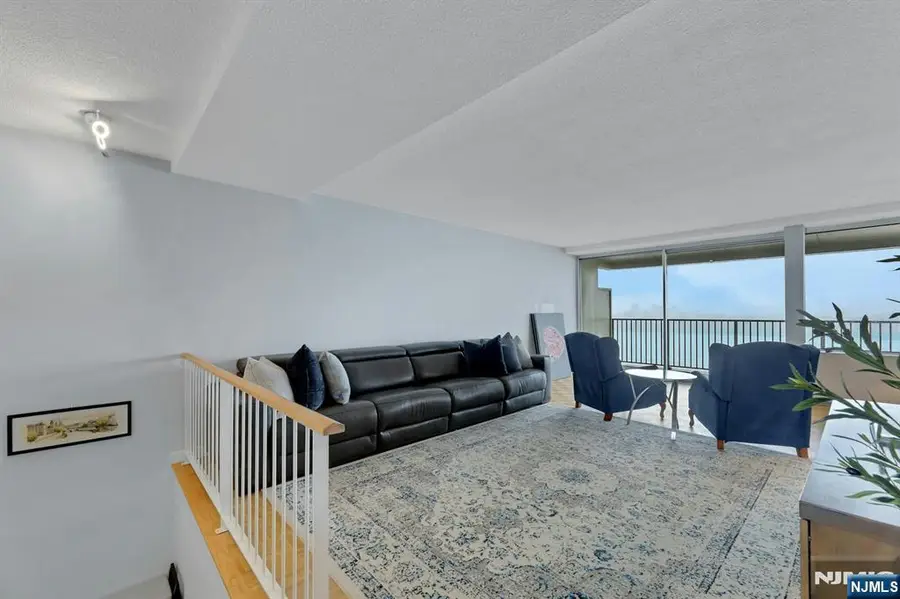 3 Horizon Road 1002, Fort Lee, NJ 07024 - Image #2