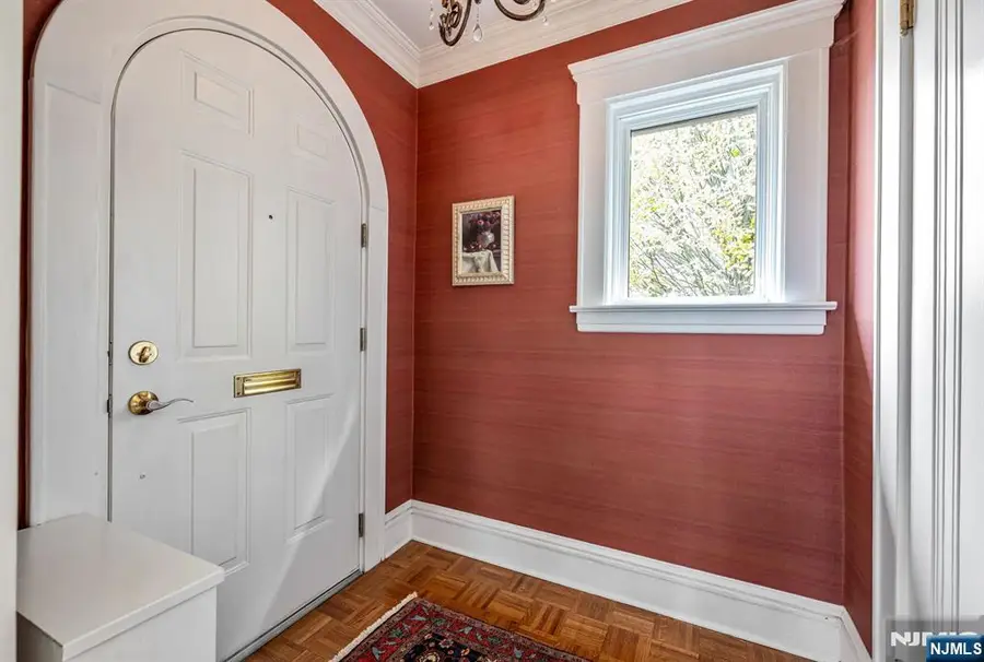 208 Bellair Road, Ridgewood, NJ 07450 - Image #2