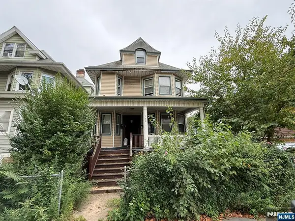 158 15th Street, East Orange, NJ 07017