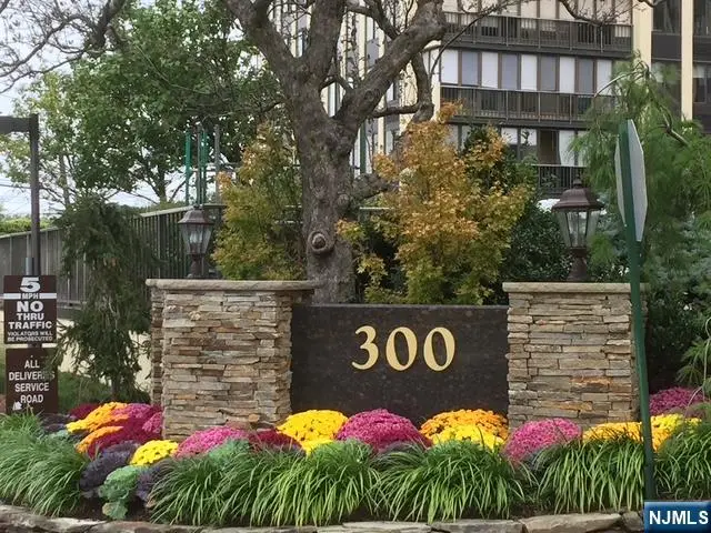 300 Winston Drive 2523, Cliffside Park, NJ 07010 - Image #1