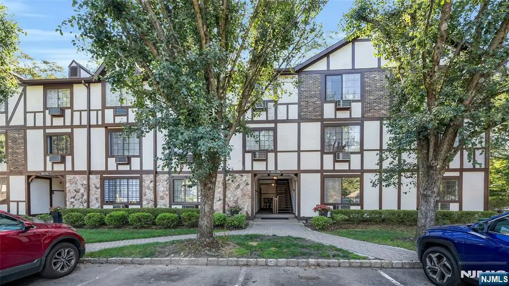 916 Thoreau, Mahwah, NJ 07430 - Image #1