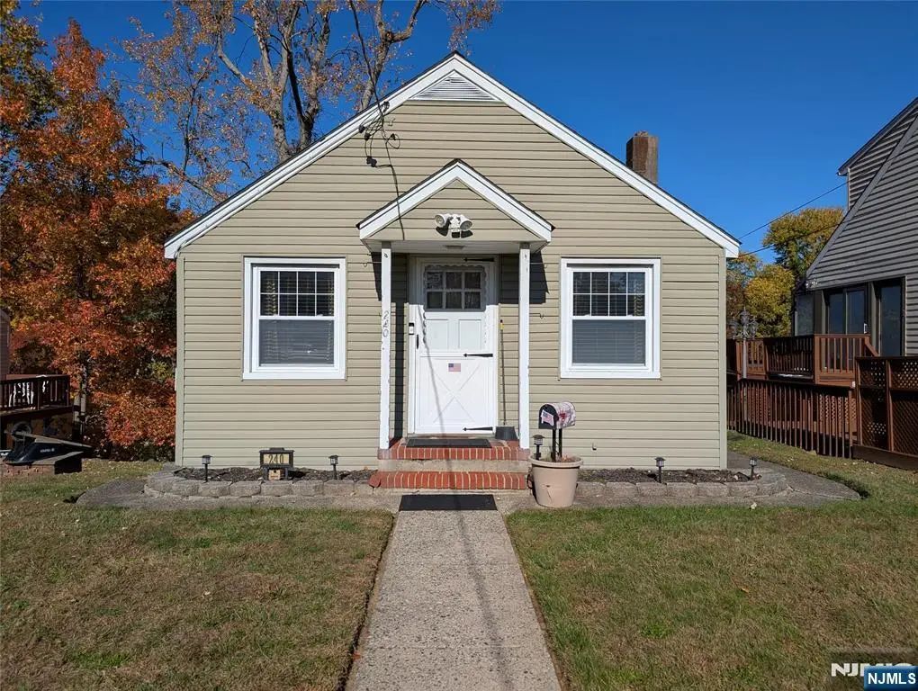 240 Woodcliff Avenue, Little Falls, NJ 07424 - Image #1
