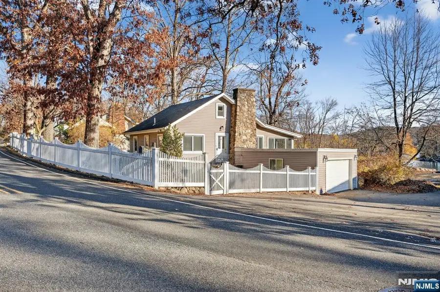83 Lakeview Avenue, Ringwood, NJ 07456 - Image #2