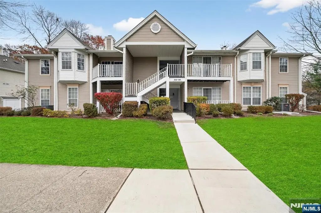 561 Holly Court, Mahwah, NJ 07430 - Image #1