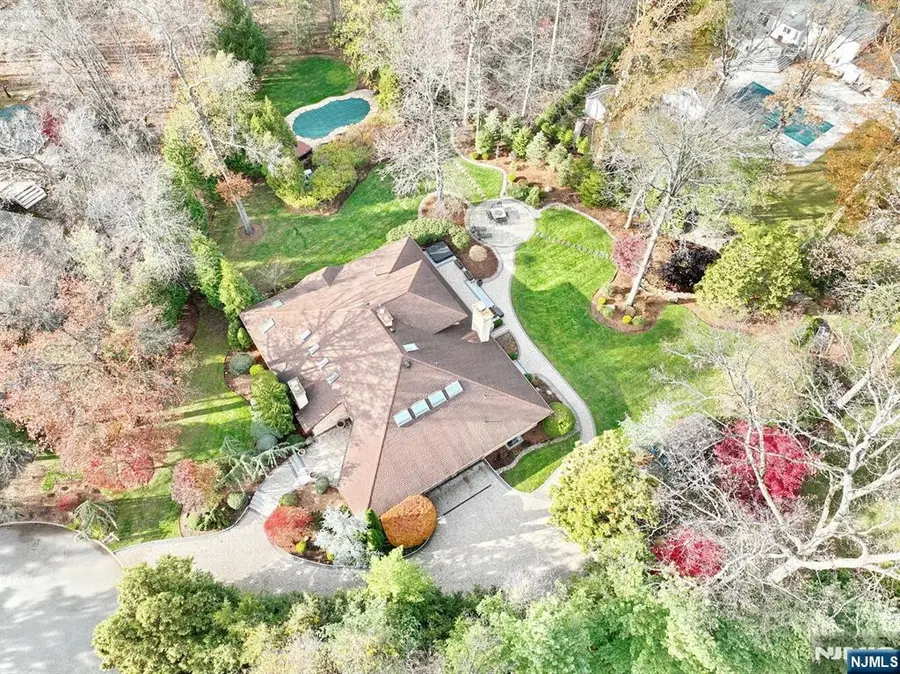 4 Summertree Way, Montvale, NJ 07645 - Image #2