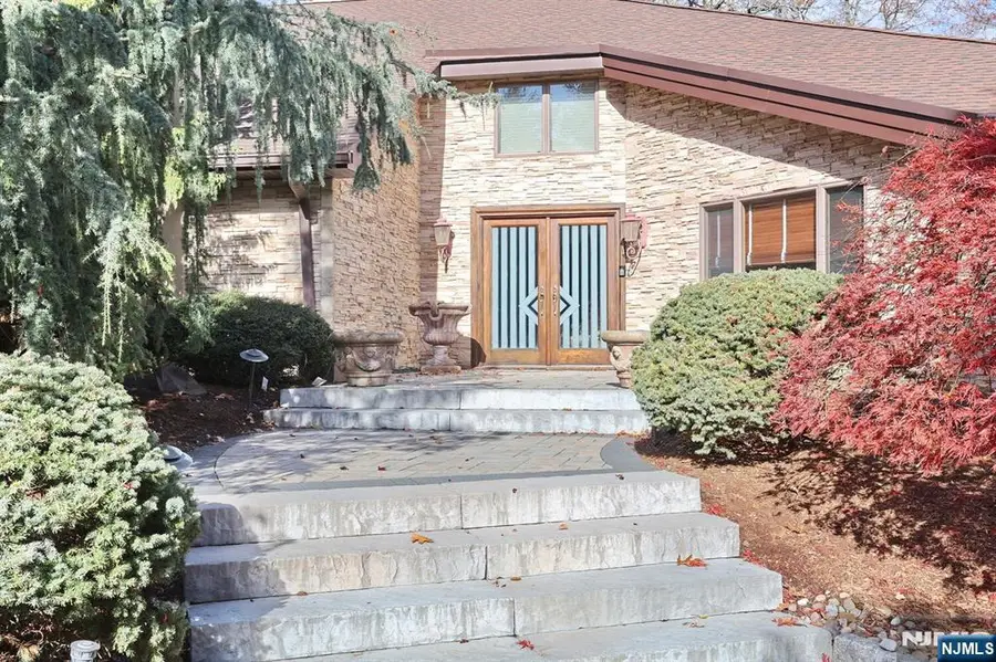 4 Summertree Way, Montvale, NJ 07645 - Image #3