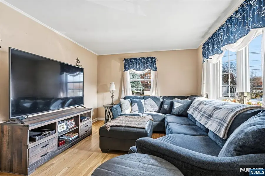 4 Wayside Lane, Nutley, NJ 07110 - Image #3