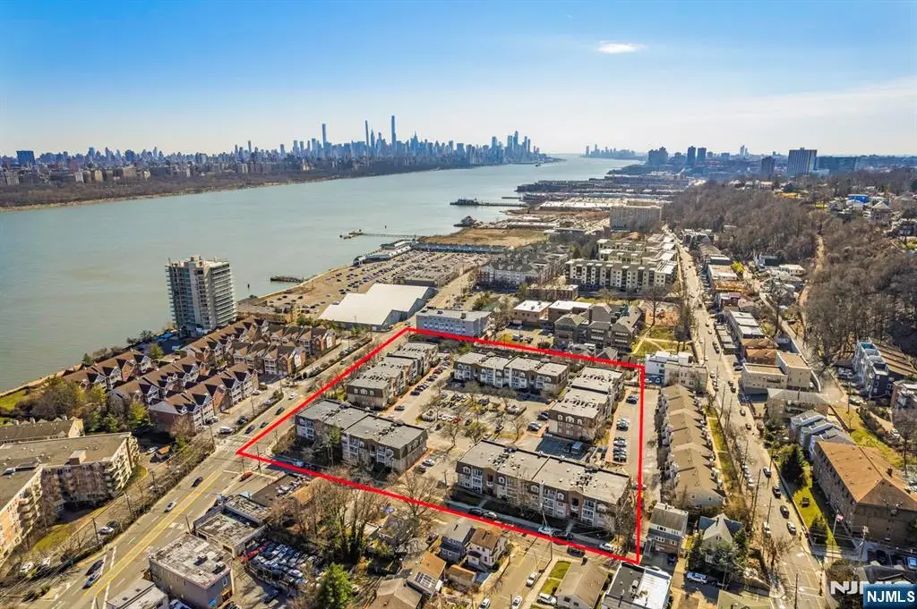 28 Garden Place 151, Edgewater, NJ 07020 - Image #1