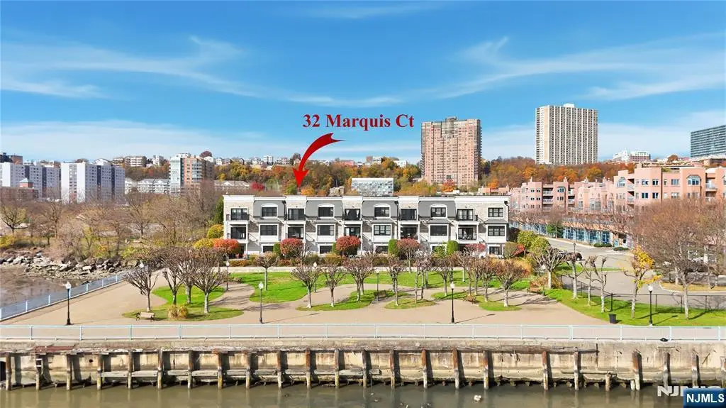 32 Marquis Court, Edgewater, NJ 07020 - Image #1