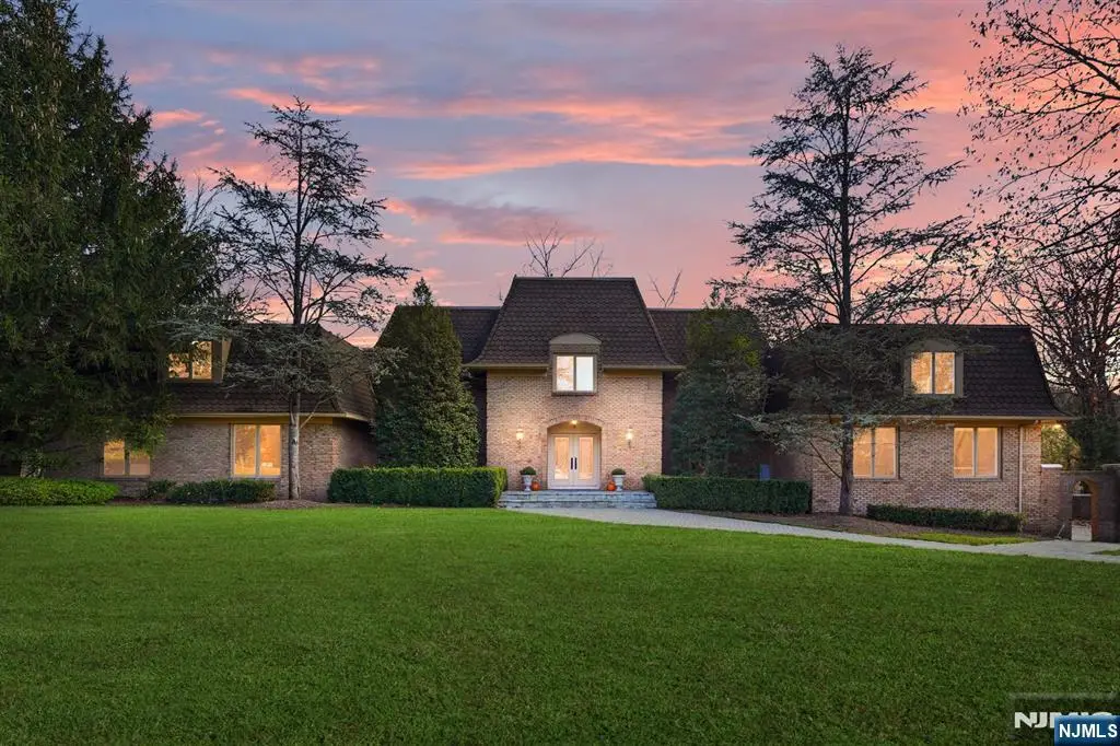 425 Saddle Back Trail, Franklin Lakes, NJ 07417 - Image #1