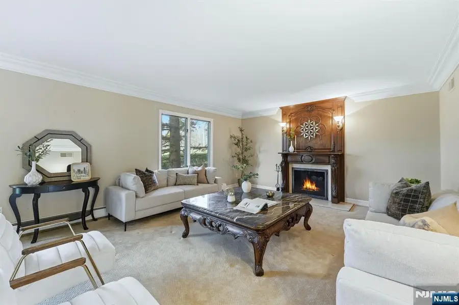 425 Saddle Back Trail, Franklin Lakes, NJ 07417 - Image #3