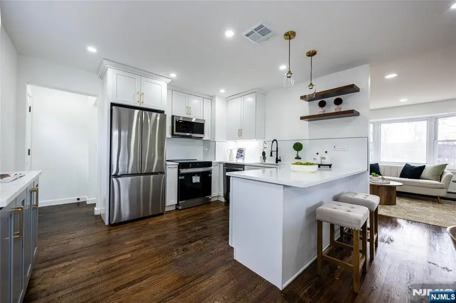 4 Lloyd Avenue, Stanhope, NJ 07874 - Image #3