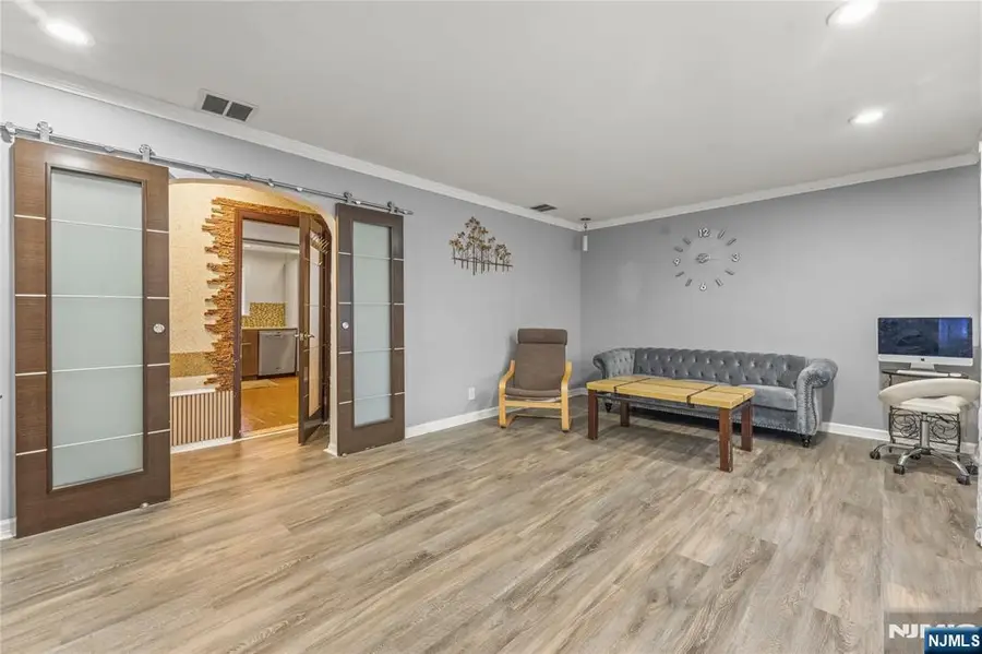 54 Village Road, Clifton, NJ 07013 - Image #3