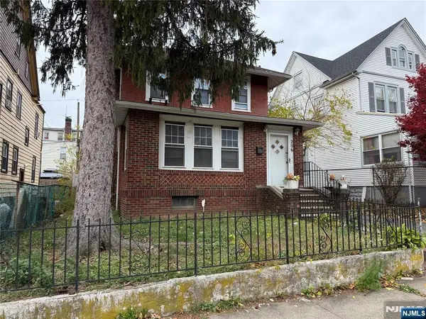 206 Weequahic Avenue, Newark, NJ 07112