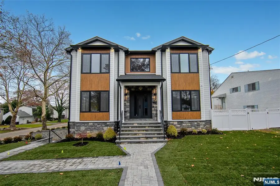 121 Circle Drive, Paramus, NJ 07652 - Image #2