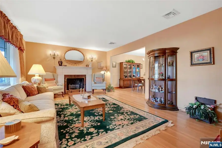 412 Coolidge Avenue, Township Of Washington, NJ 07676 - Image #3