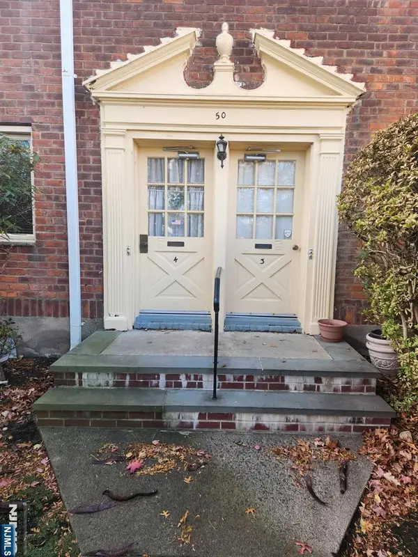 50 S 1st Street 3A, Bergenfield, NJ 07621