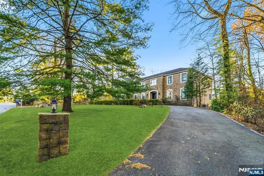 27 Pine Hill Road, Old Tappan, NJ 07675 - Image #2