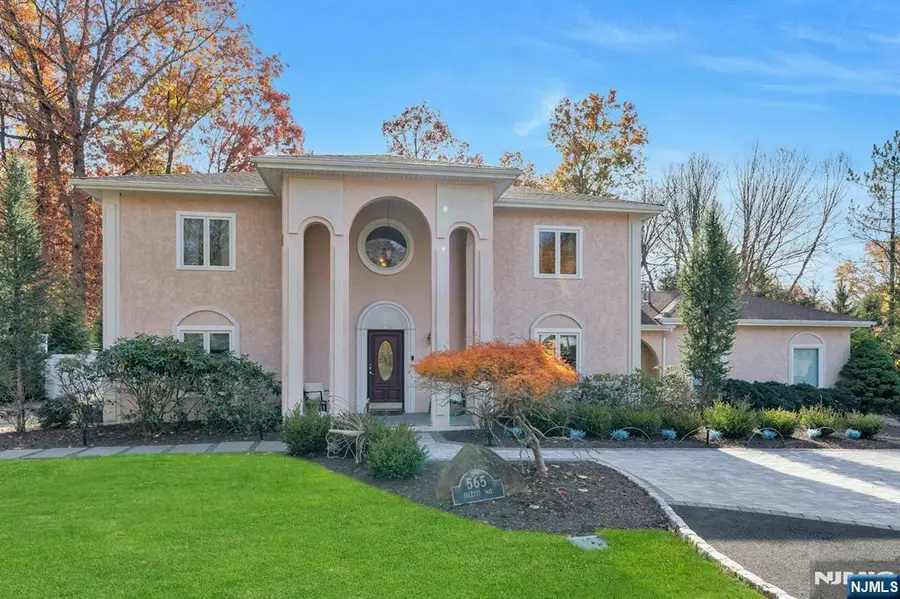 565 Faletti Way, River Vale, NJ 07675 - Image #2