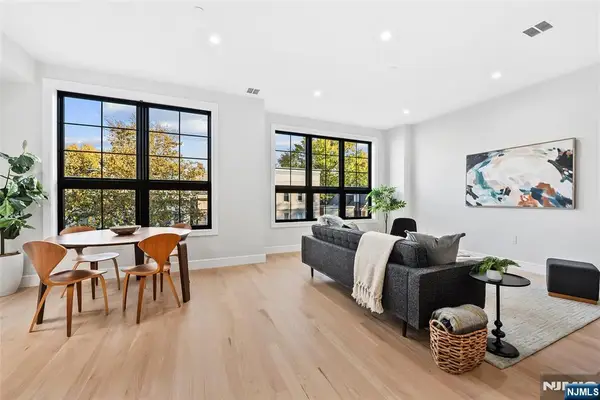 165 Delaware Avenue 3, Jersey City, NJ 07306