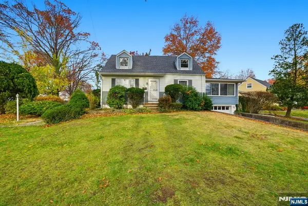 165 Hebberd Avenue, Paramus, NJ 07652