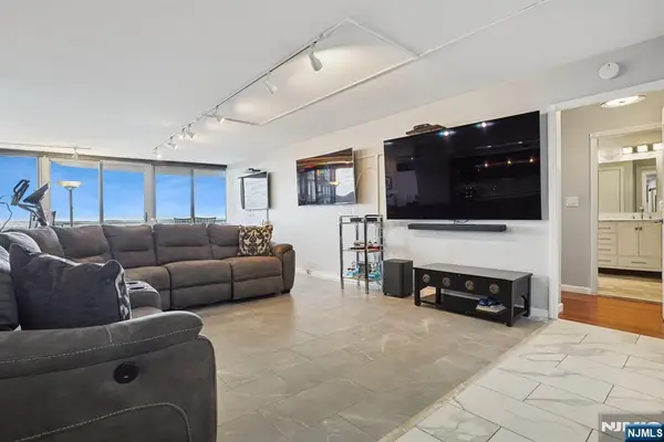 1 Claridge Drive, Verona, NJ 07044