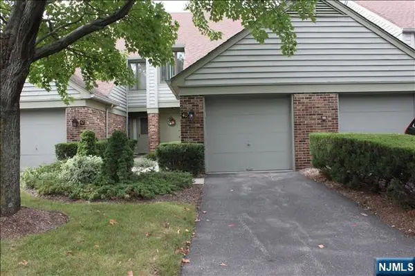 40 Meadowview Court, Leonia, NJ 07605